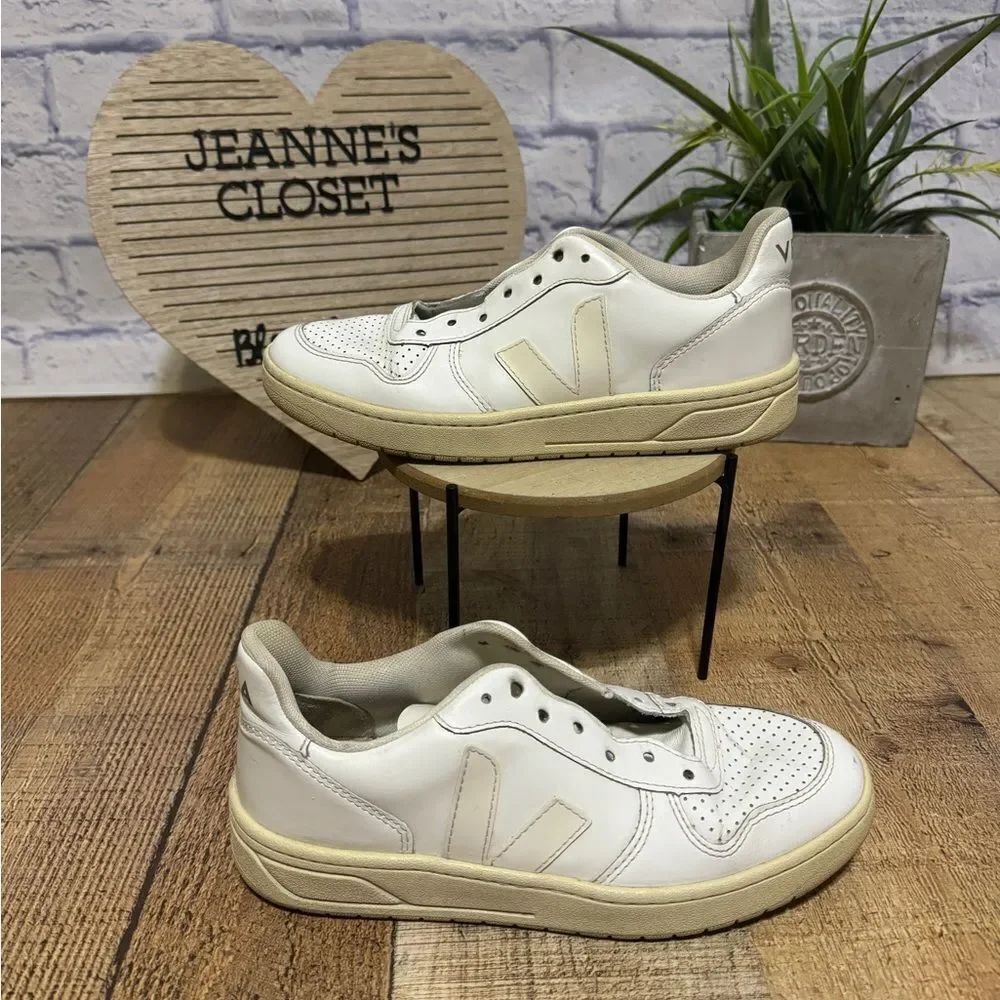Veja V-10 Women's White Leather Sneakers US Size 6 Euro 37